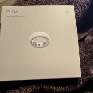 Oura Ring 4 ceramic